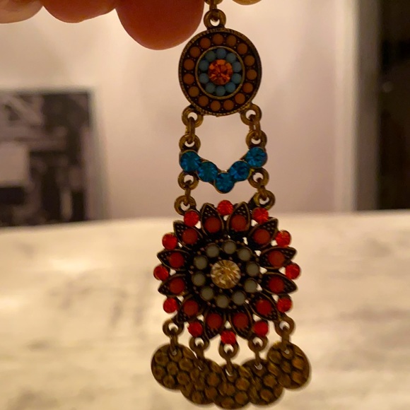 Gorgeous Chandelier Earings - Picture 4 of 5